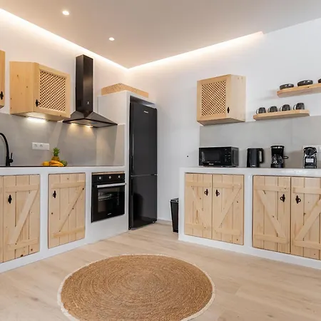 Irene 1 * Naxos City